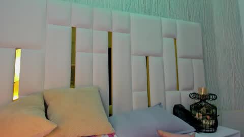 mia_vy online show from 02/24/26, 07:12