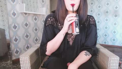 mia_wallase online show from 05/15/26, 04:19