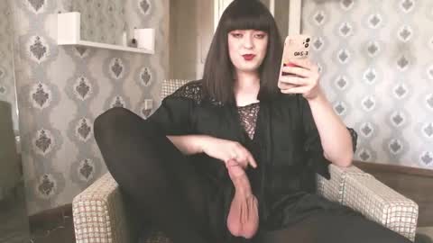 mia_wallase online show from 05/16/26, 02:49