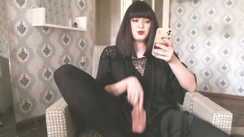 mia_wallase online show from 06/02/26, 04:47