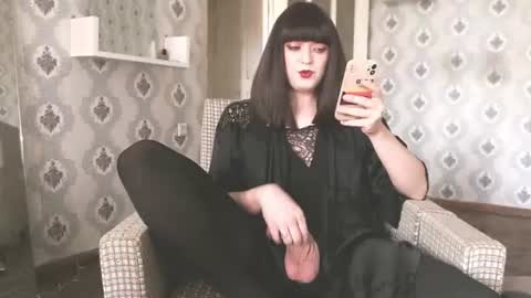 mia_wallase online show from 06/13/26, 08:01