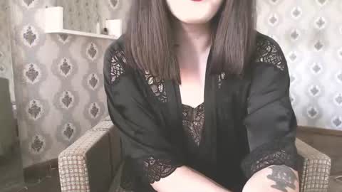 mia_wallase online show from 07/13/26, 09:23