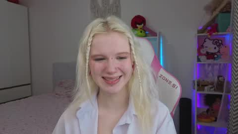 Mia online show from 04/03/26, 03:37