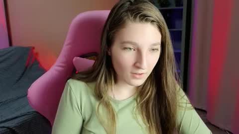 Mia online show from 11/27/25, 10:17