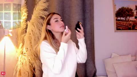 Mia White  online show from 09/17/25, 01:24