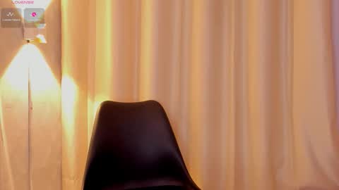 Mia White  online show from 03/19/26, 01:15