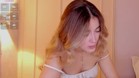 Mia White  online show from 04/25/26, 01:41