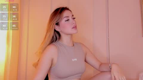 Mia White  online show from 04/29/26, 06:25