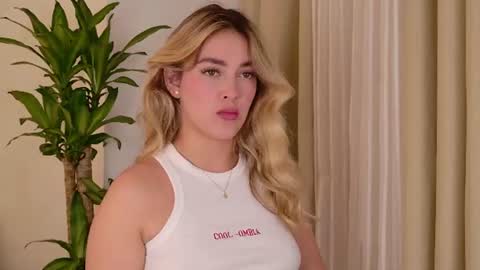 Mia White  online show from 07/10/26, 02:41