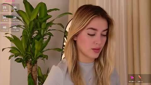 Mia White  online show from 07/17/26, 02:02