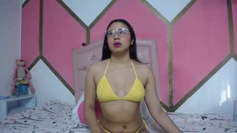 Mia online show from 12/17/25, 12:55