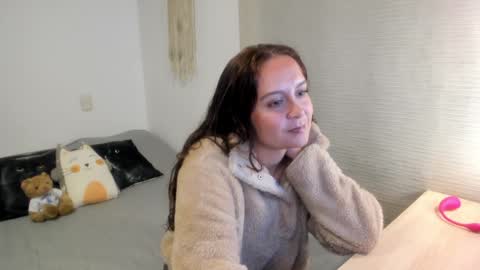 Mia   online show from 01/07/25, 09:46