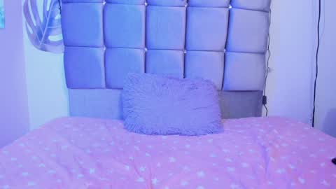 mia  nicolle online show from 12/06/24, 08:26