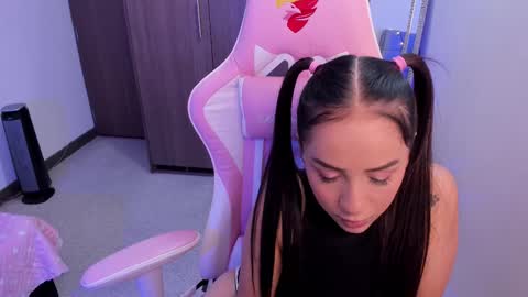 mia  nicolle online show from 02/22/25, 02:17