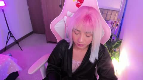 mia  nicolle online show from 10/14/25, 11:27