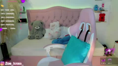 Snapshot of miaa_foxx_ chatting on 06/13/26, 09:02 Mia online show from 06/13/26, 09:02
