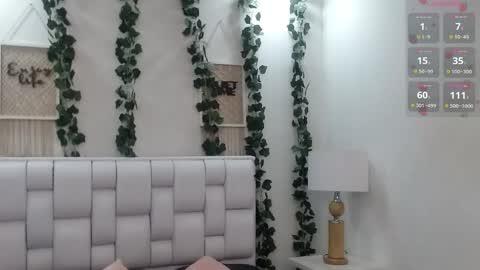 Snapshot of miaa_gh1 chatting on 05/15/26, 11:17 Mia online show from 05/15/26, 11:17