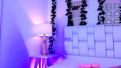 Snapshot of miaa_gh1 chatting on 05/28/26, 11:29 Mia online show from 05/28/26, 11:29