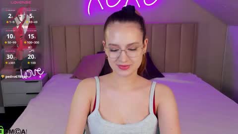 Mia online show from 06/08/26, 11:10