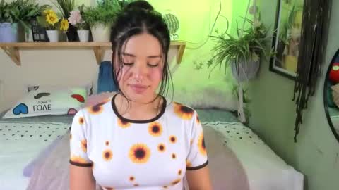 Snapshot of miaa_rose__ chatting on 10/09/25, 09:24 Miaa online show from 10/09/25, 09:24