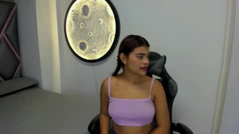 Mia online show from 09/30/25, 11:59