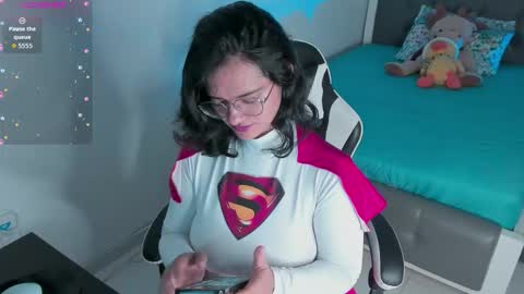 Maria Fernanda online show from 10/26/25, 04:07