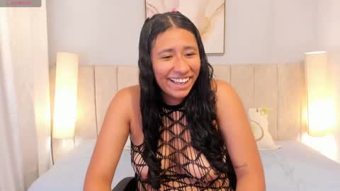 Snapshot of miaaasweet chatting on 09/12/25, 12:38 Mia online show from 09/12/25, 12:38
