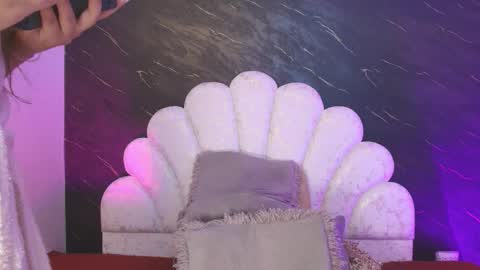 Mia online show from 03/28/26, 12:05