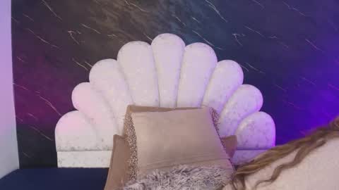 Mia online show from 04/16/26, 12:06