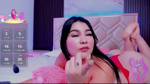 Miaa Farrel online show from 12/04/25, 09:01