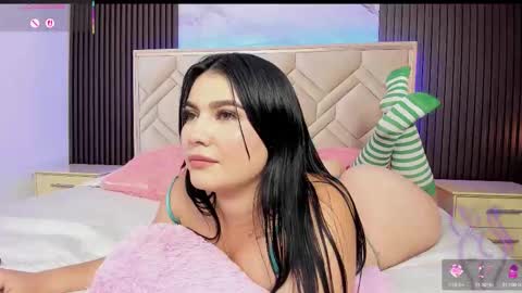 Miaa Farrel online show from 12/19/25, 07:43