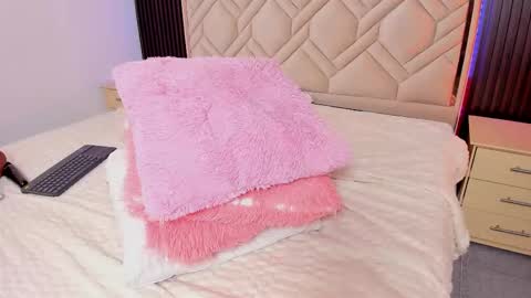 Miaa Farrel online show from 01/11/26, 07:35