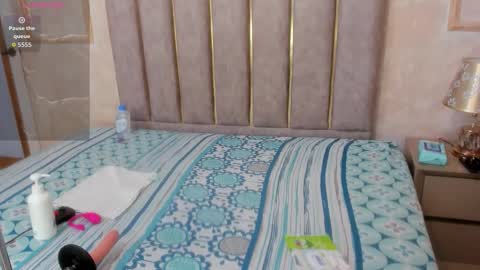 miaaffox online show from 01/10/26, 07:37