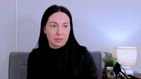 Mia online show from 03/31/26, 04:51