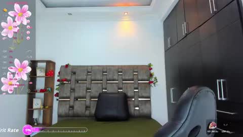 MIA LOVE online show from 10/24/25, 11:50