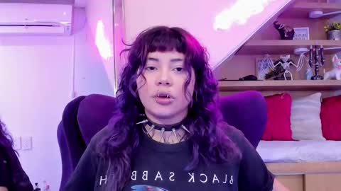 Mia online show from 11/08/25, 03:50