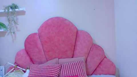 Snapshot of miaanderson__ chatting on 05/23/26, 12:09 miaanderson__ online show from 05/23/26, 12:09