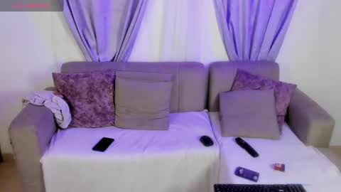 mia red hair molly short hair online show from 05/24/26, 01:43
