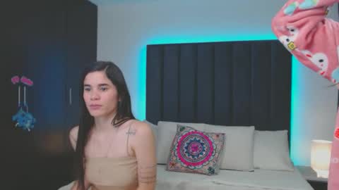 miaandnaty1 online show from 01/03/25, 07:06