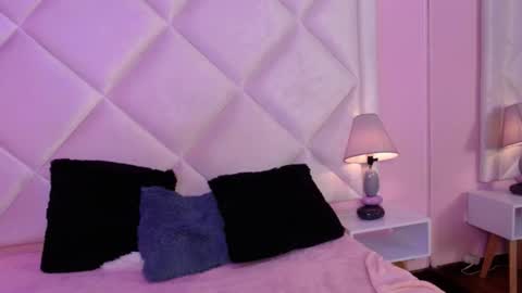 Alexandra online show from 11/04/25, 01:54