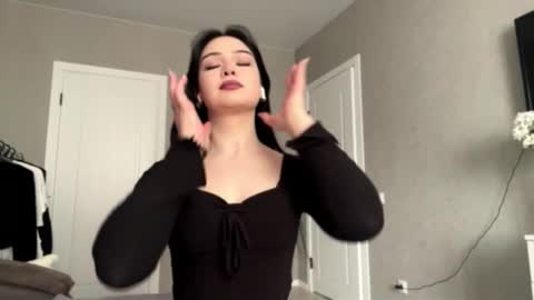 Mia online show from 03/10/26, 08:30