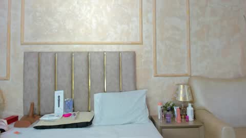 Miaasummer online show from 04/11/26, 11:36