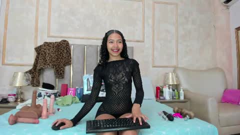 Miaasummer online show from 07/02/26, 11:38