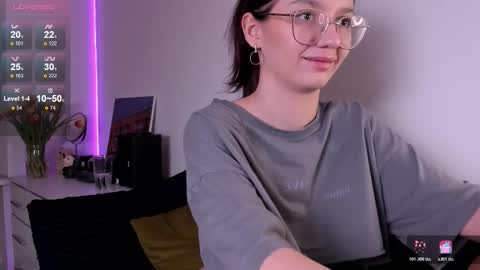 mia online show from 03/08/26, 02:04