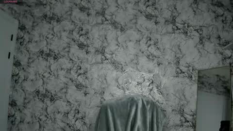 Mia online show from 03/11/26, 05:52