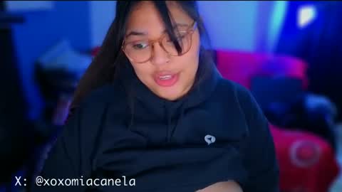 Mia online show from 12/15/25, 03:11