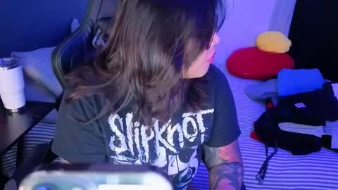 Mia online show from 03/03/26, 01:23