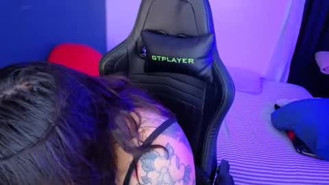 Mia online show from 04/06/26, 11:27