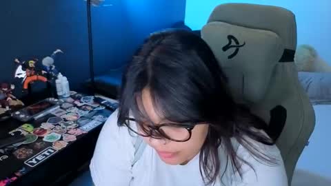 Mia online show from 05/28/26, 02:20