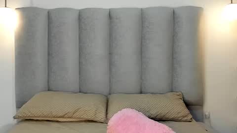 miacleark online show from 02/25/26, 01:54